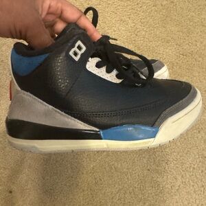KIDS' AIR JORDAN RETRO 3 BASKETBALL SHOES